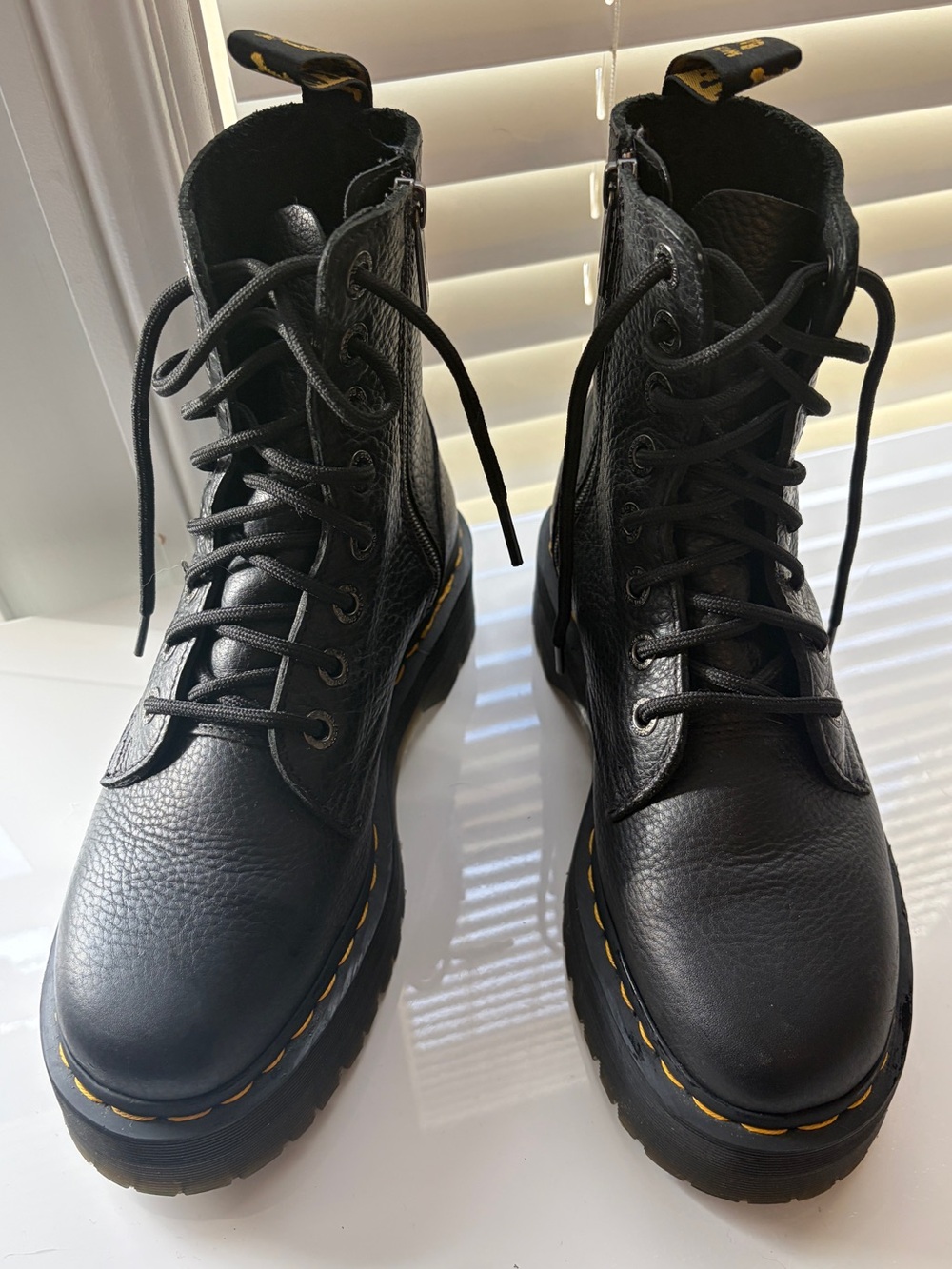 Dr. Martens Jadon III Pisa Leather Platform Boots Black Size W8 / EU 39